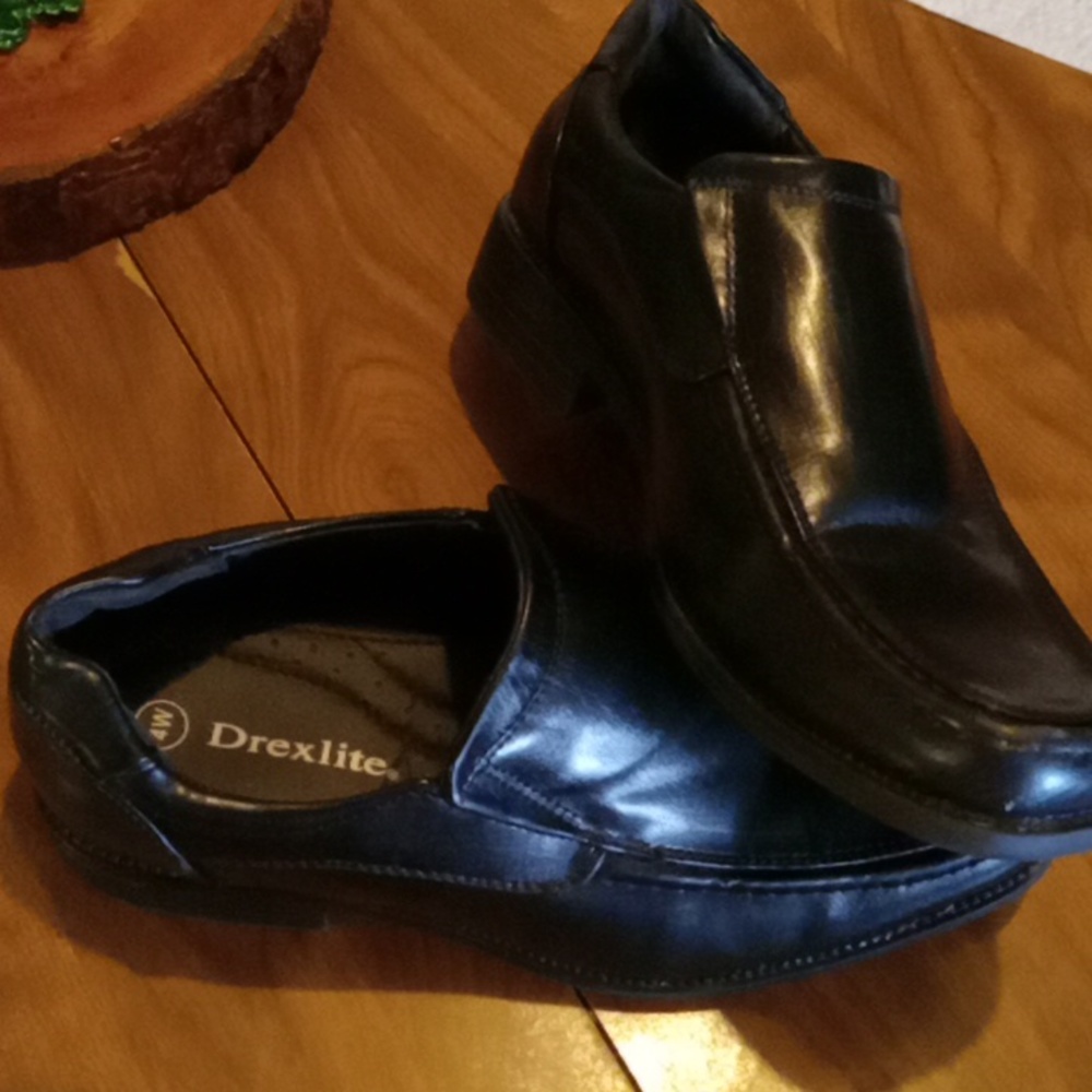 Dress shoes